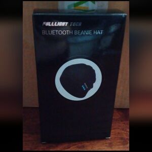 FuLLLight Tech Bluetooth music hat beanie NIB
